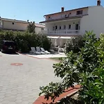 別荘 Rab Paradise -3 Bedrooms 3 Bathrooms