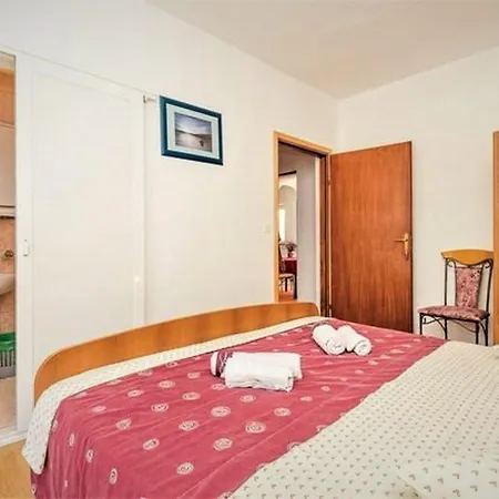Rab Paradise -3 Bedrooms 3 Bathrooms Vikendica