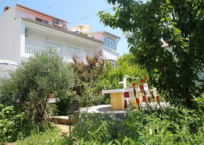 Rab Paradise -3 Bedrooms 3 Bathrooms Holiday home *