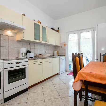 Rab Coastal Retreat - 3 Bedrooms * New Translation