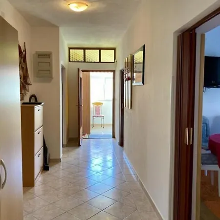 Rab Coastal Retreat - 3 Bedrooms New Translation