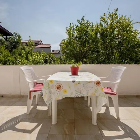 Rab Paradise -3 Bedrooms 3 Bathrooms بيت للعطل *