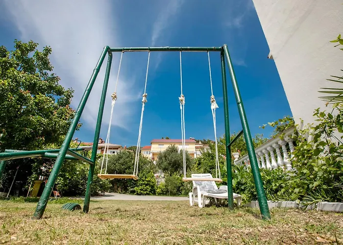 Rab Paradise -3 Bedrooms 3 Bathrooms بيت للعطل